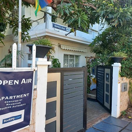 Open Air Cafe & Apartments Port Louis Exterior photo