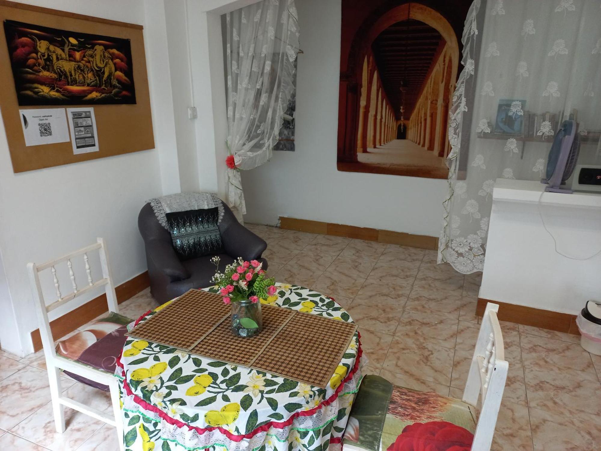 Open Air Cafe & Apartments Port Louis Room photo