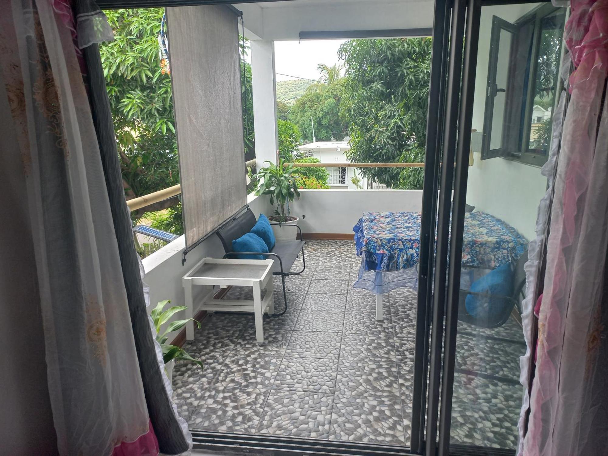 Open Air Cafe & Apartments Port Louis Room photo