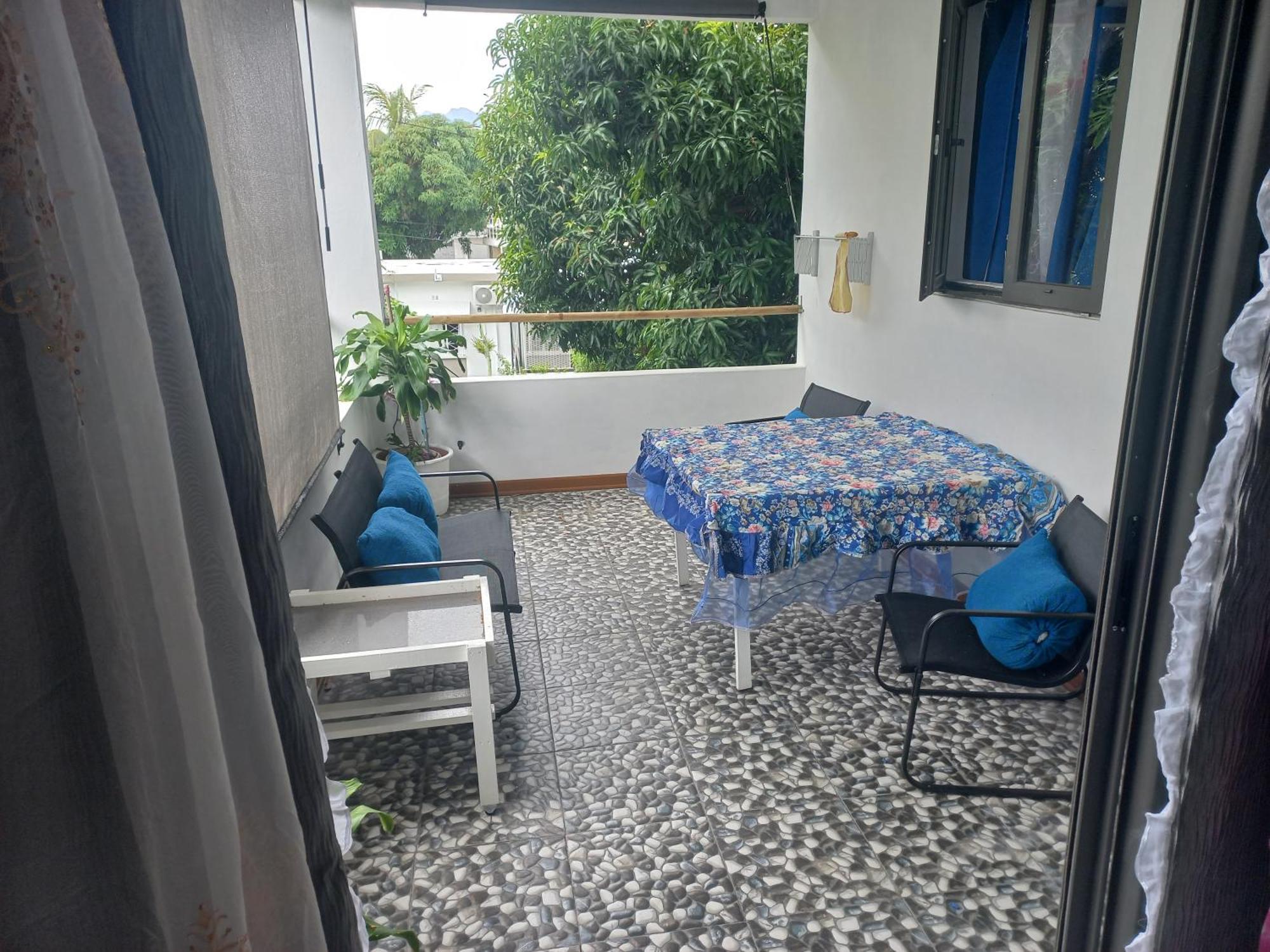 Open Air Cafe & Apartments Port Louis Room photo